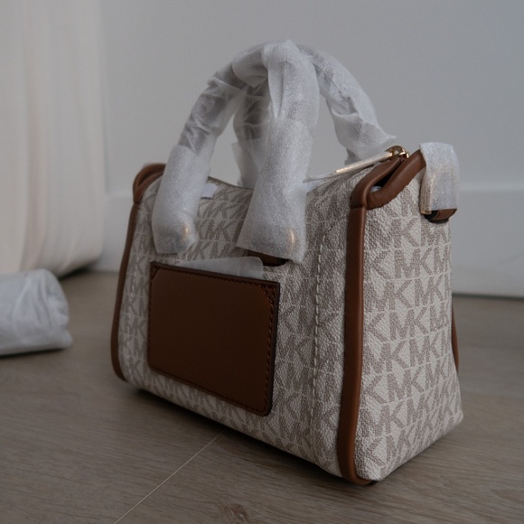 Michael Kors Carine Extra-Small Logo Satchel - Vanilla - Picture 4 of 5